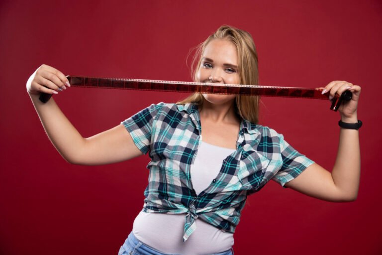 how tall is kat timpf